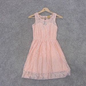 Pink Lace Sweetheart Neckline Dress